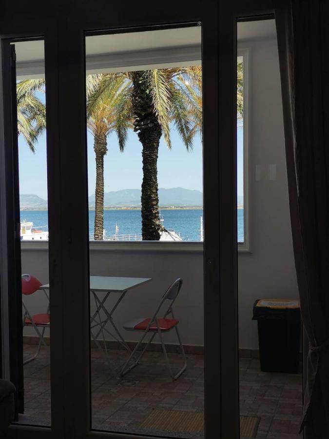 Casa Graziella Lägenhet SantʼAntìoco Exteriör bild