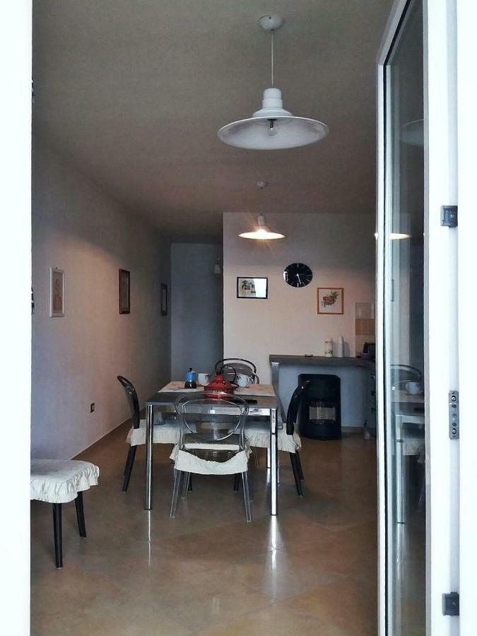 Casa Graziella Lägenhet SantʼAntìoco Exteriör bild