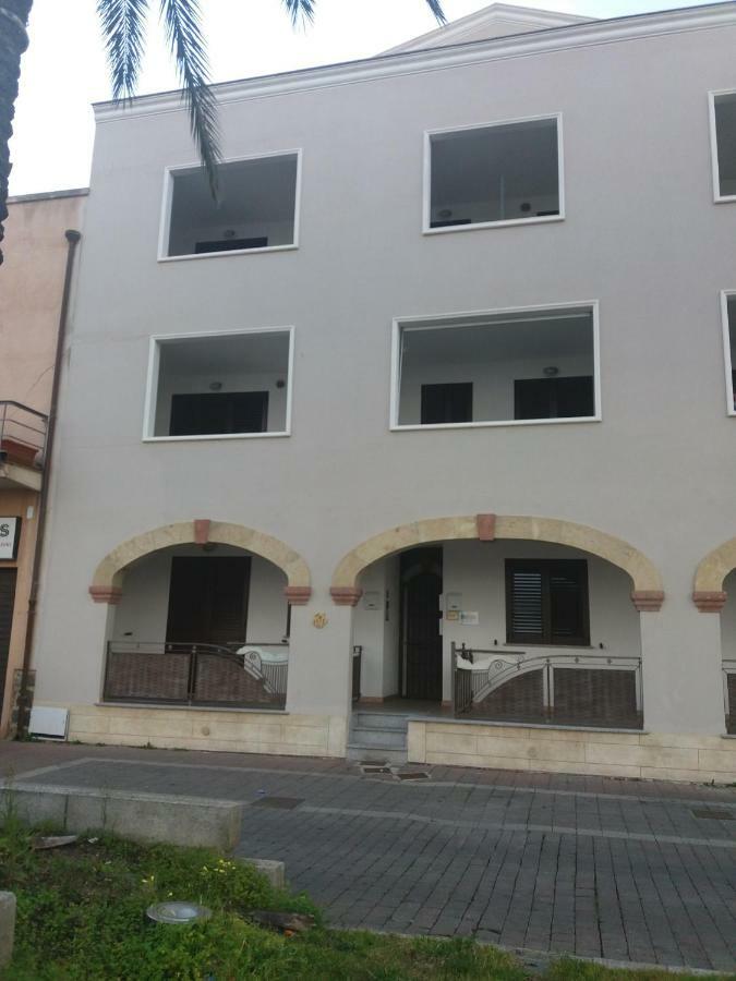 Casa Graziella Lägenhet SantʼAntìoco Exteriör bild