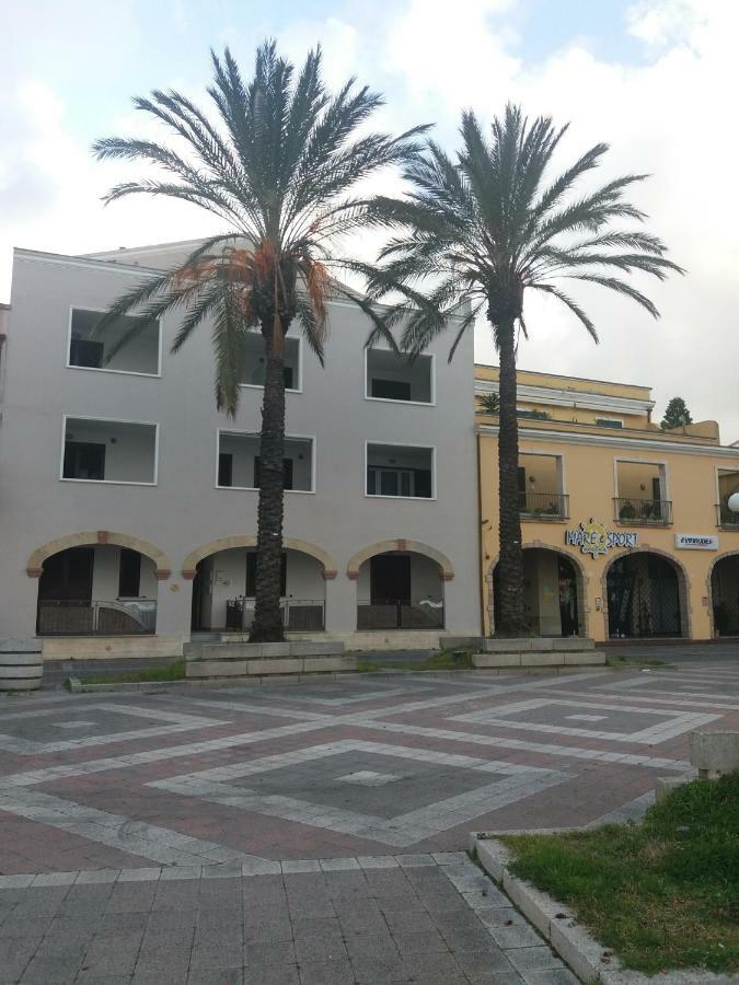 Casa Graziella Lägenhet SantʼAntìoco Exteriör bild