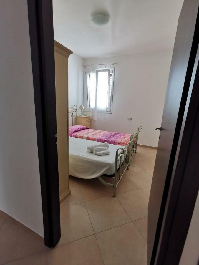 Casa Graziella Lägenhet SantʼAntìoco Exteriör bild