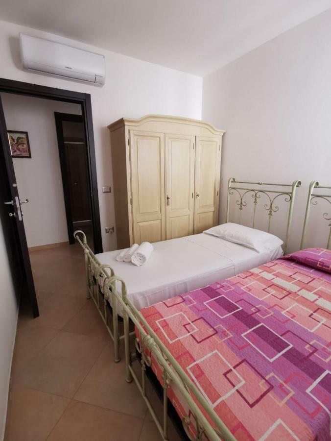 Casa Graziella Lägenhet SantʼAntìoco Exteriör bild